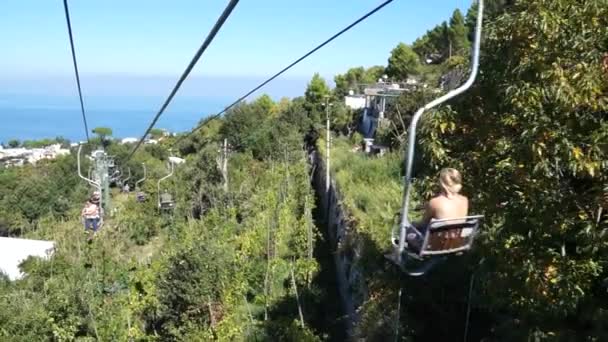 Chair lift på ön Capri — Stockvideo