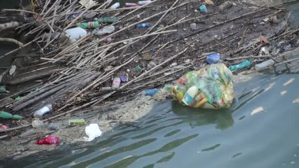 Contaminación del agua pesada en Roma — Vídeos de Stock