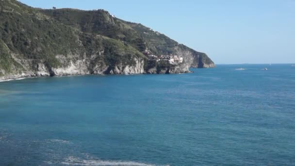 Ιταλική παράκτια πόλη Manarola — Αρχείο Βίντεο