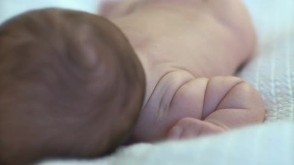 Infant laying bed 9 9 — Stock Video