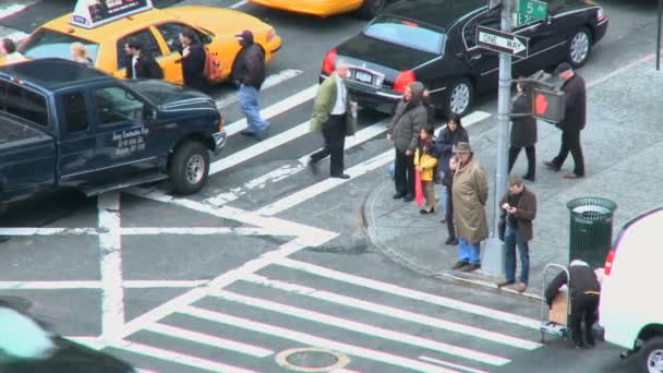 Трафік в Нью-Йорку на ранок — стокове відео