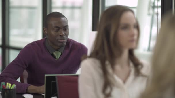 Une scène de travail de bureau — Video