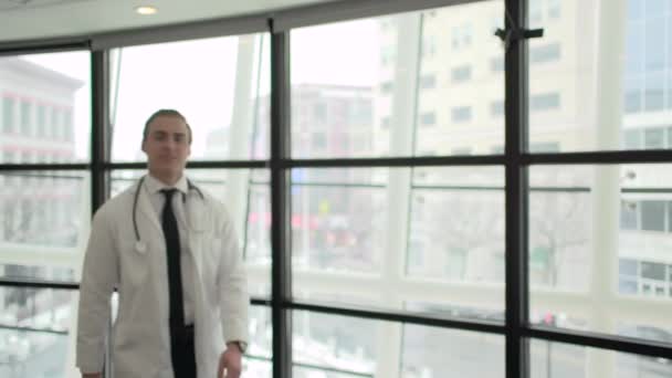 Scene of a young health care professional — Stock Video