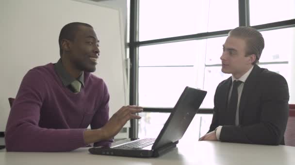 Uma cena de uma reunião de negócios — Vídeo de Stock