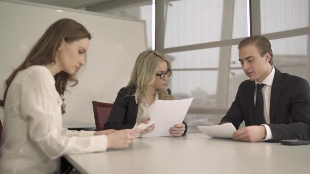 A scene from a business meeting — Stock Video