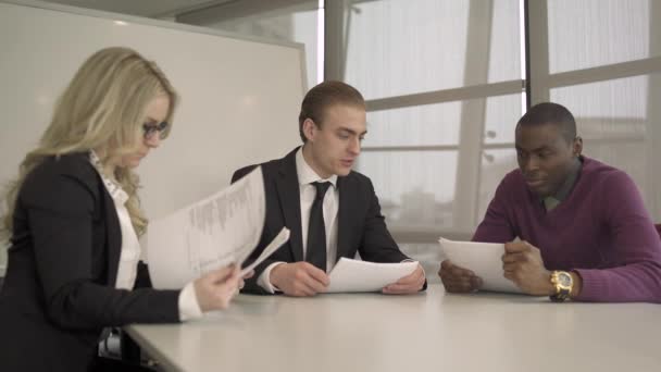 A scene from a business meeting — Stock Video