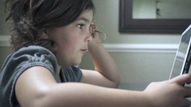 Childs'ın eğitim ortalama günde bir sahne