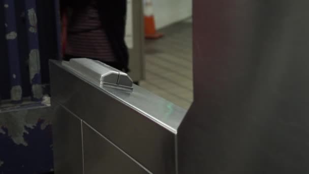 New York'ta metroda bir sahne — Stok video