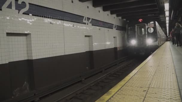 Adegan dari kereta bawah tanah di New York City — Stok Video