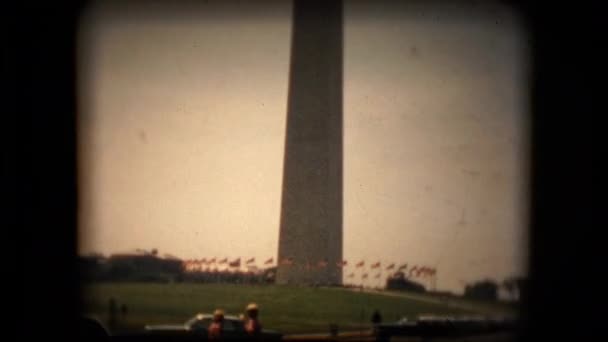 Blick auf das Washingtondenkmal Mitte der 1960er Jahre — Stockvideo