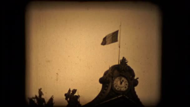 Front view of a Neoclasical french building in Paris — Stock Video