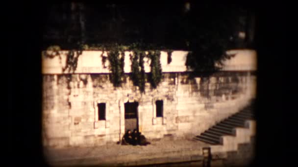 Ιστορικό πλάνα από τον περίφημο καθεδρικό ναό της Νοτρ-Νταμ στο Παρίσι — Αρχείο Βίντεο