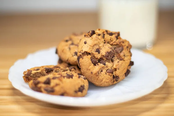 Chocolate Chip Cookies Shallow Dept Field Glass Milk Background Wooden — Stock Photo, Image