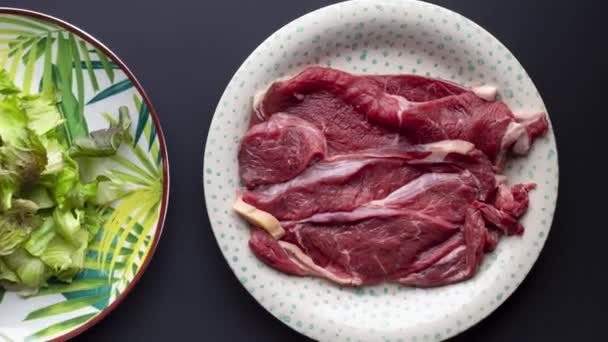 Choix Entre Plat Viande Plat Salade Effet Zoom Sur Les — Video