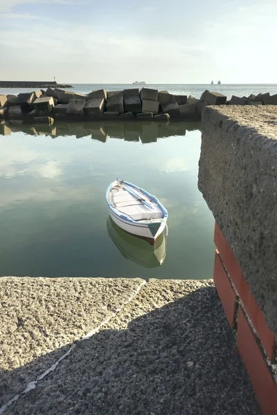 Boat in Harbor — Stock Photo, Image