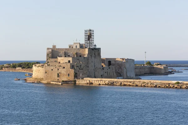 Faro in ristrutturazione al porto di Brindisi — Foto Stock