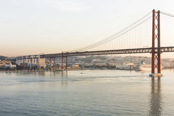 The April 25th suspension Bridge in Lisbon, Portugal — Stock Photo, Image