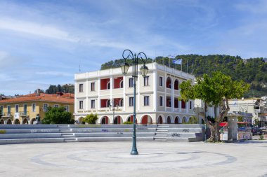 Zante, Yunanistan, SEPTEMBER 16, 2023: Süleyman Meydanı, zakynthos kasabası, Yunanistan 'da tarihi bina ve sokak lambası