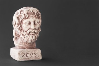 Yüz ilahi Zeus Tanrı'nın gündüz gökyüzü olarak da bilinir