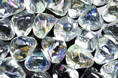 Parlak açık cam taş