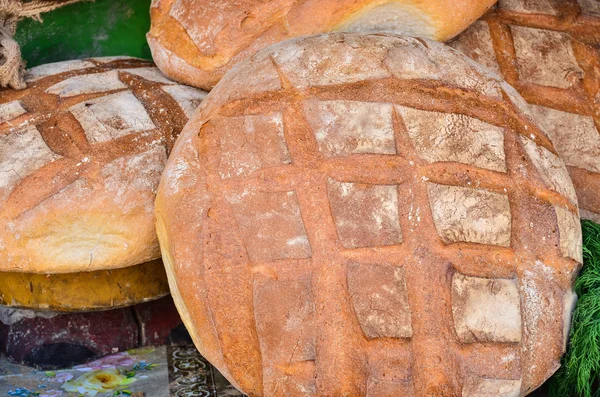 Markt voor de verkoop van traditionele brood — Stockfoto