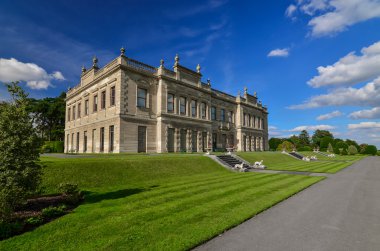 19. yüzyıl heybetli ev, Brodsworth, South Yorkshire.