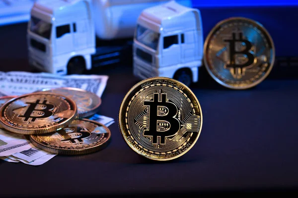 Bitcoin Cryptocurrency Mineraria Concetto Trasporto Tecnologia Blockchain Camion Giocattolo Con Immagine Stock