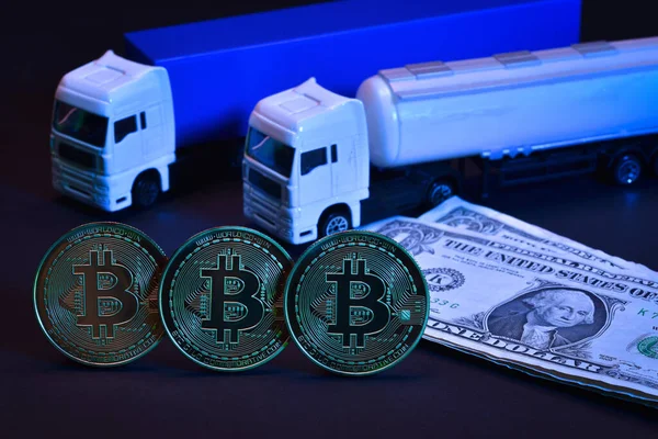 Bitcoin Cryptocurrency Mineraria Concetto Trasporto Tecnologia Blockchain Camion Giocattolo Con Immagini Stock Royalty Free