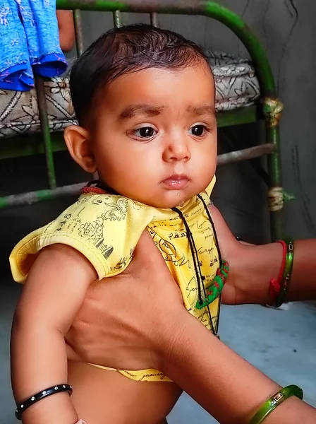 Cute Little Babi Girl Staring Camera — Stock Photo, Image