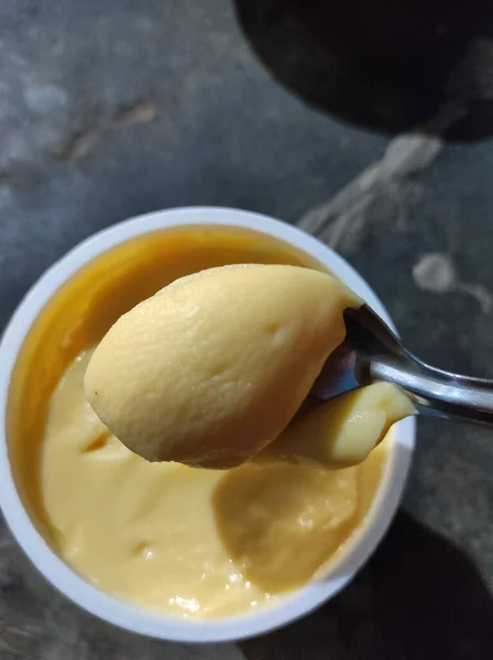 一种印度甜牛奶冰淇淋食品 — 图库照片