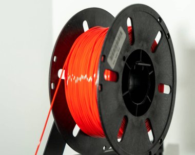 3D baskı için kullanılan ham madde olan lif çoğunlukla rulo malzemesi olarak kullanılır.