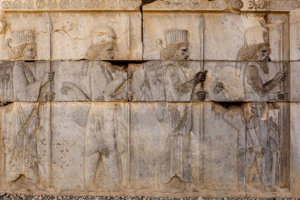 Persepolis Iran December 2015 Close Bas Reliefs Depicting Persian Soldiers — Stock Photo, Image