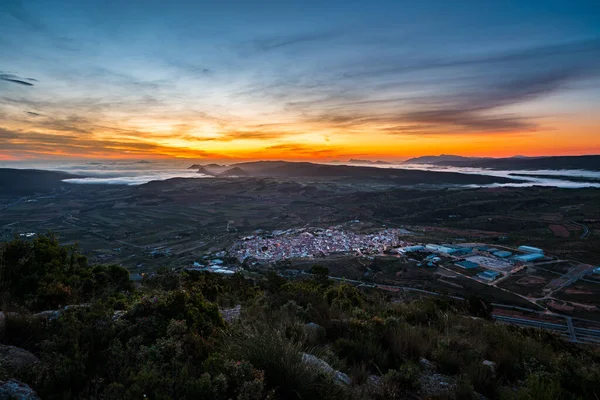 Matahari Terbit Atas Lembah Antara Pegunungan Dengan Kabut Font Figuera — Stok Foto