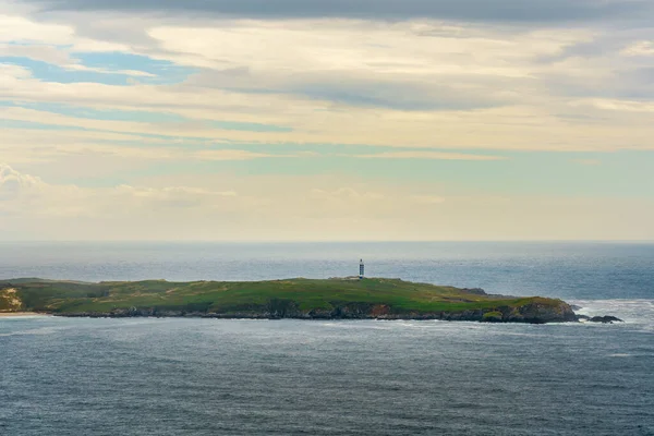 Punta Frouxeira Világítótorony Hegyvidék Atlanti Óceán Spanyol Partján — Stock Fotó