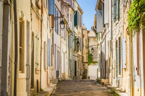 여름에 구시가지의 거리를 수있다 프로방스 프랑스 — 스톡 사진