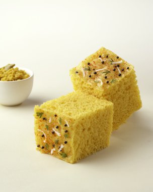Gucerat dili Khaman Dhokla