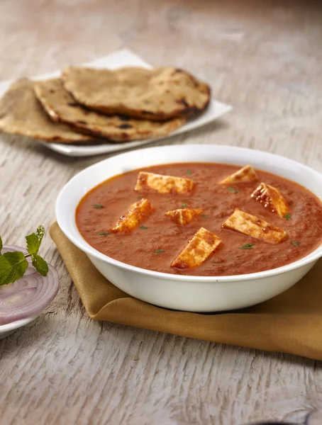 Paneer Tikka Masala curry with roti — Stock Photo, Image