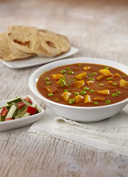 Aloo mutter with Roti — Stock Photo, Image