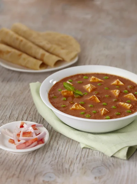 Paneer mutter, et suyu