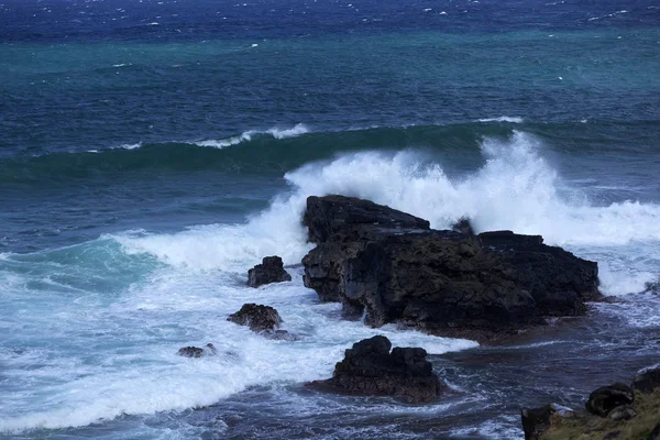 Ondas e pedras na praia de Gris Gris — Fotografia de Stock