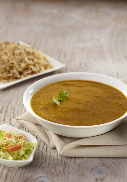 Curry Dhansak au riz brun — Photo