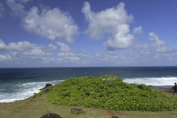 Хвилі і каміння на Gris Gris пляжі — стокове фото