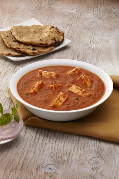 Paneer Tikka Masala curry avec roti — Photo