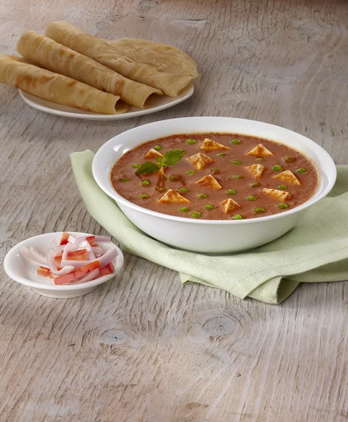 Paneer mutter, et suyu
