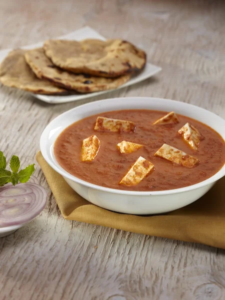 Paneer Tikka Masala curry avec roti — Photo