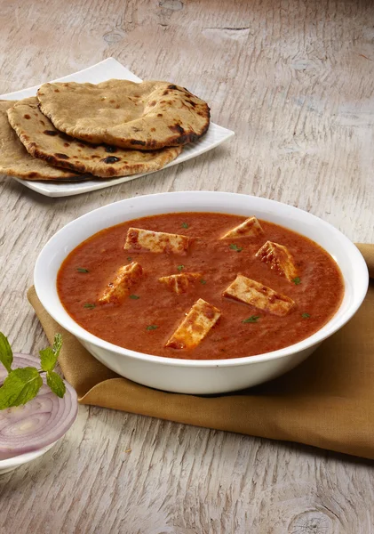Paneer Tikka Masala curry with roti — Stock Photo, Image