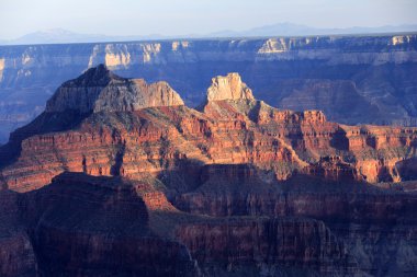 Büyük Kanyon'a günbatımı ışınları