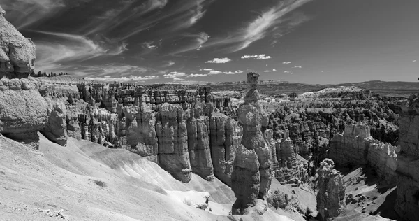 Hermosas formaciones rocosas en Bryce Canyon — Foto de Stock