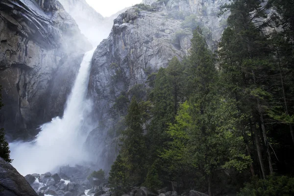 Şelale, Yosemite Milli Parkı — Stok fotoğraf