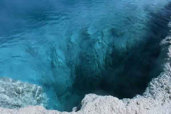 Aqua geyser di colore marino — Foto Stock